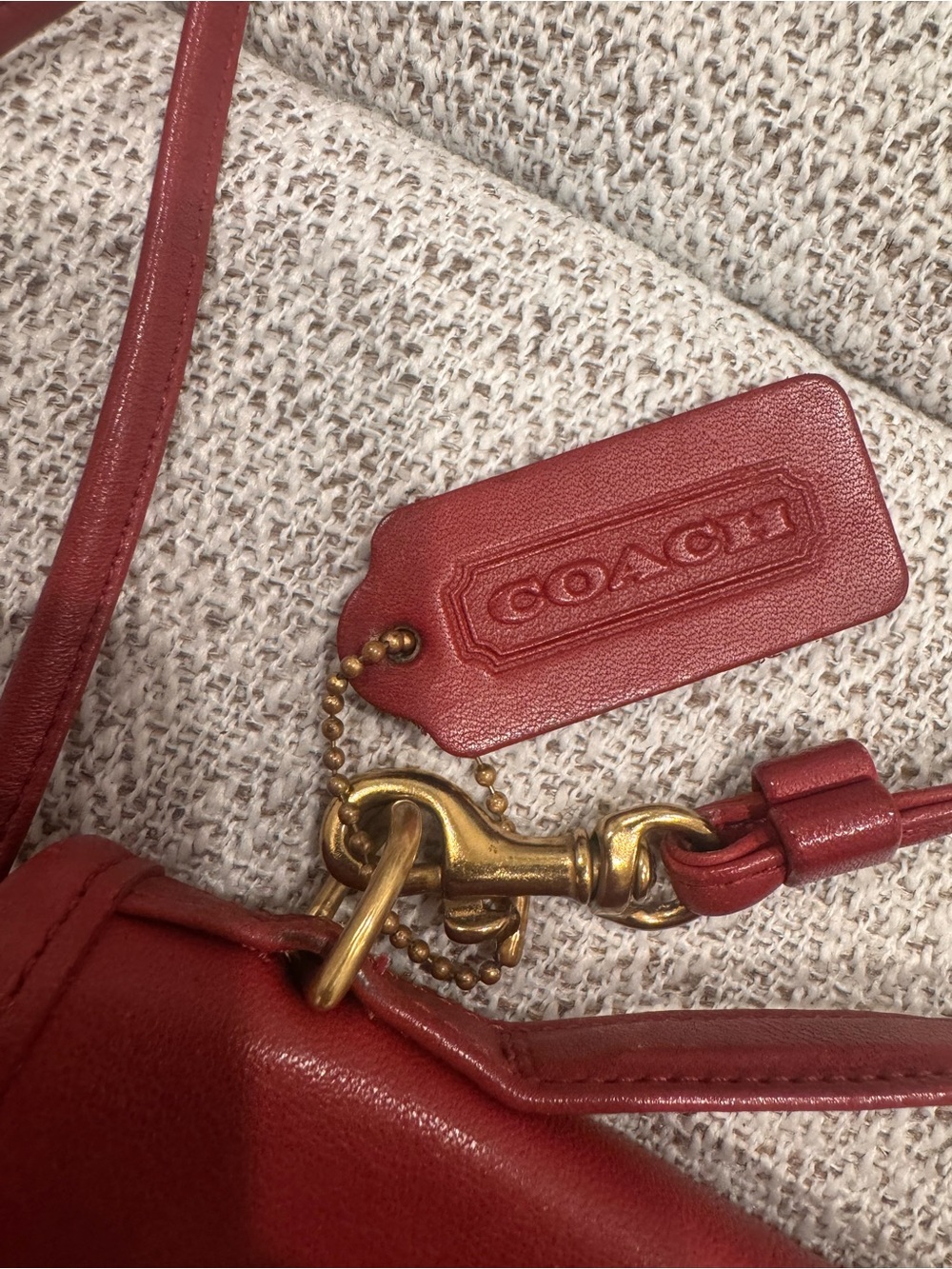 Vintage Coach 9924 Casino bag deep red leather with brass-tone hardware - Picture 2 of 10